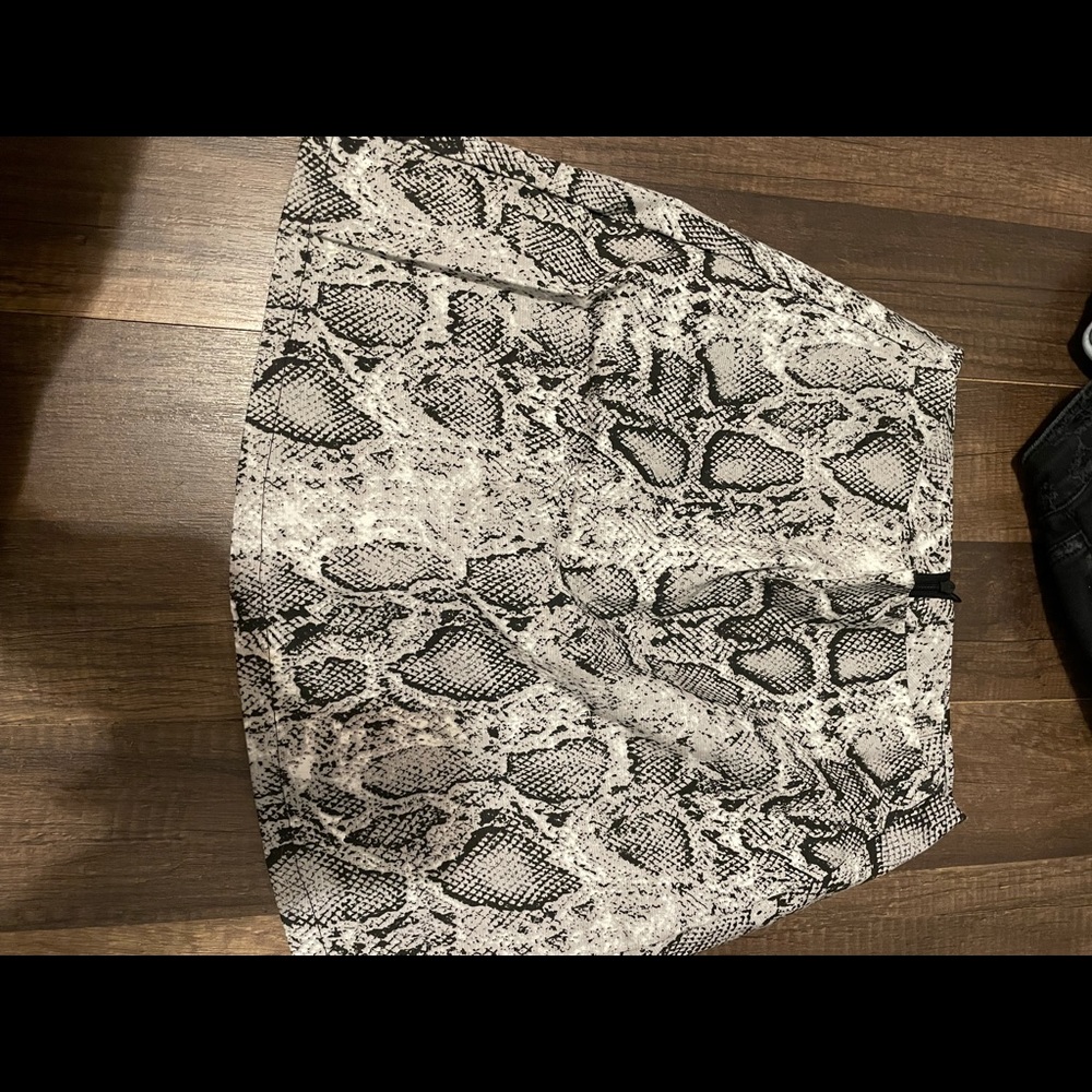Juniors skirt